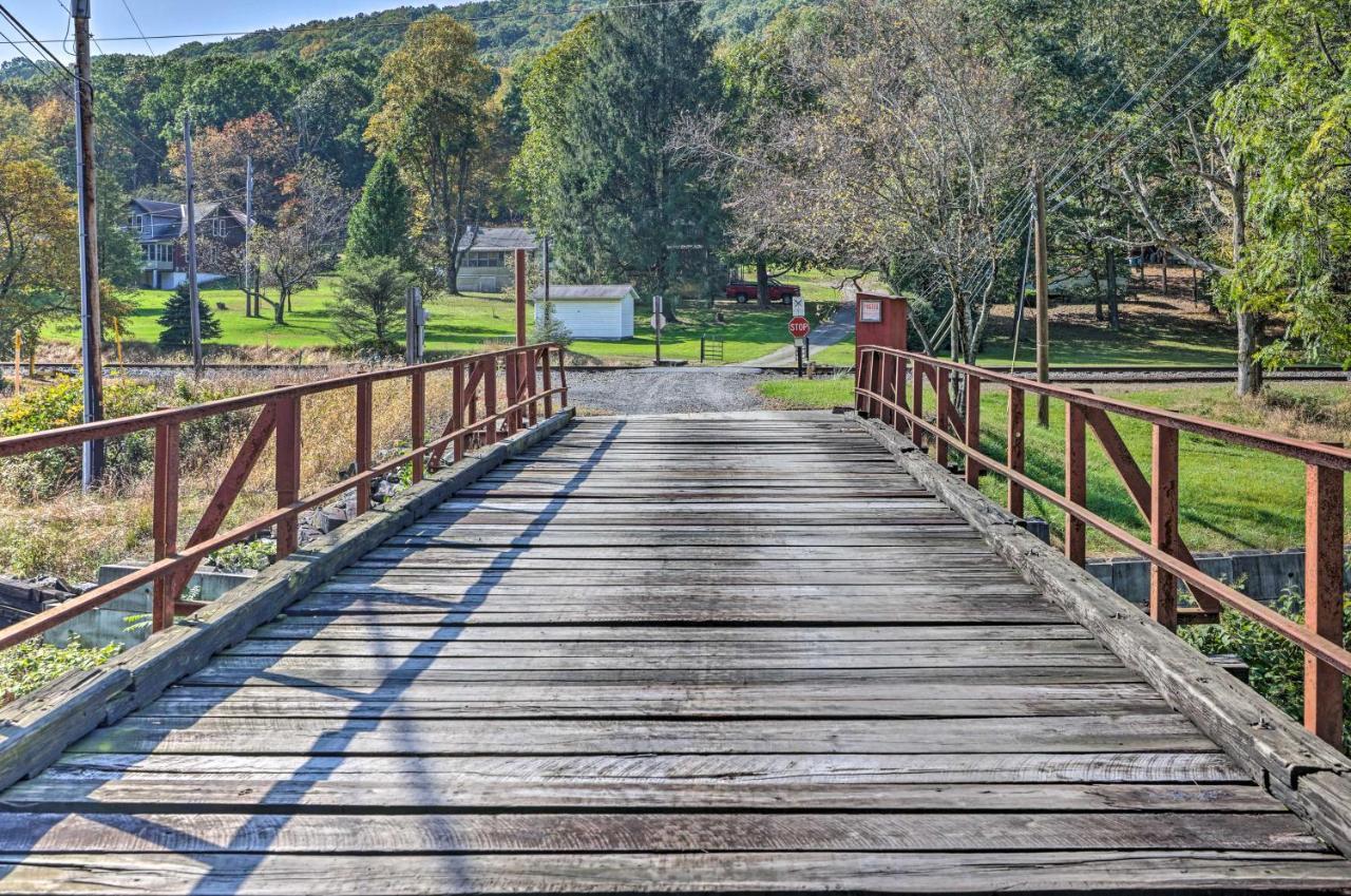 On Shared 10 Acres, On-site Trail Access * Barnesville