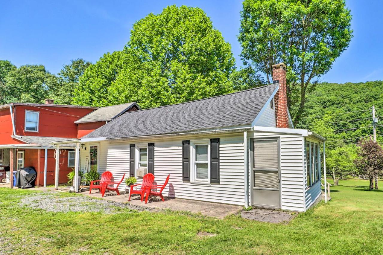 On Shared 10 Acres, On-site Trail Access *