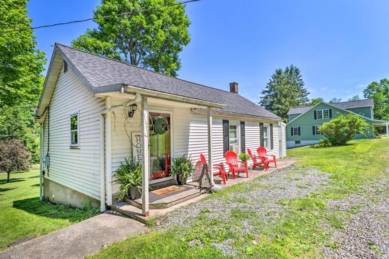 On Shared 10 Acres, On-site Trail Access Holiday home *