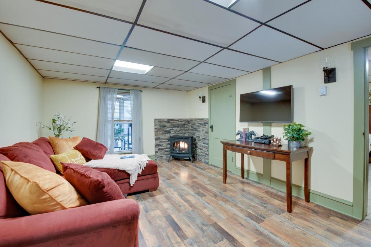 On Shared 10 Acres, On-site Trail Access Holiday home Barnesville